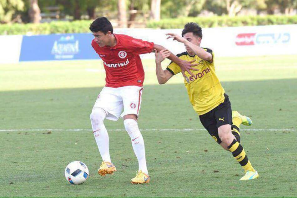 Vasco acerta com jovem meia do Internacional para a base