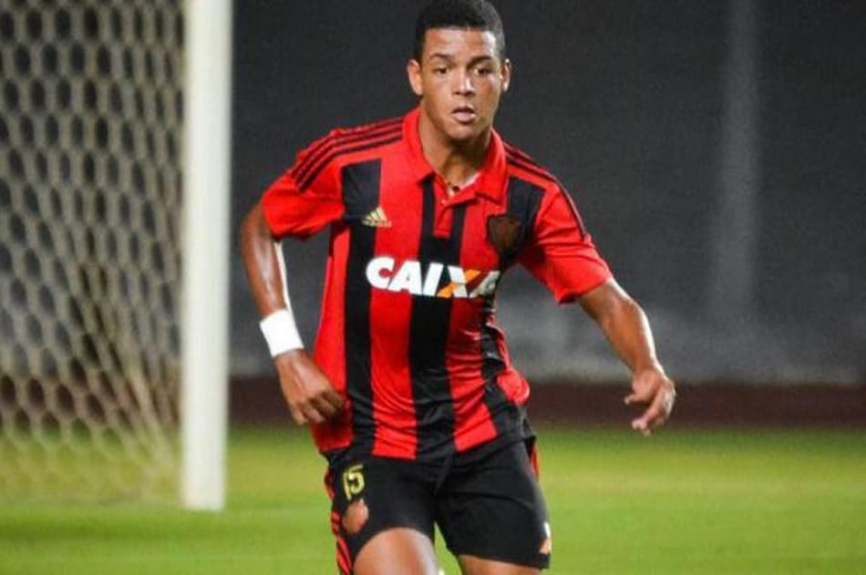 Vasco contrata meia de 17 anos que estava no Sport