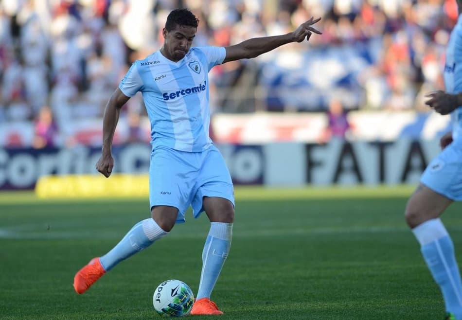 Igor Bosel recusa ofertas de clubes da Série A e renova com Londrina até novembro de 2017