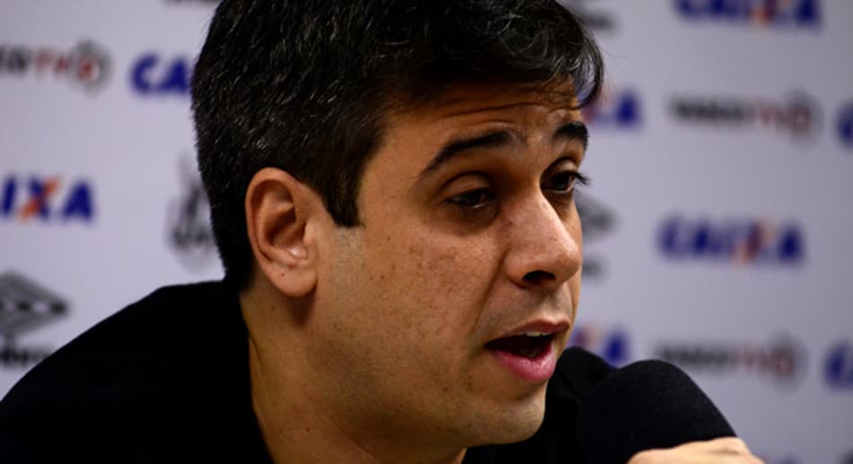 Euriquinho reclama de gol irregular de Jô: ‘Lance absurdo definiu o jogo’