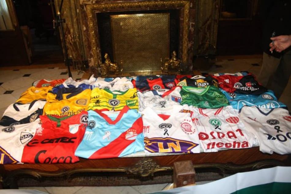 Clubes argentinos mandam presente à Chapecoense