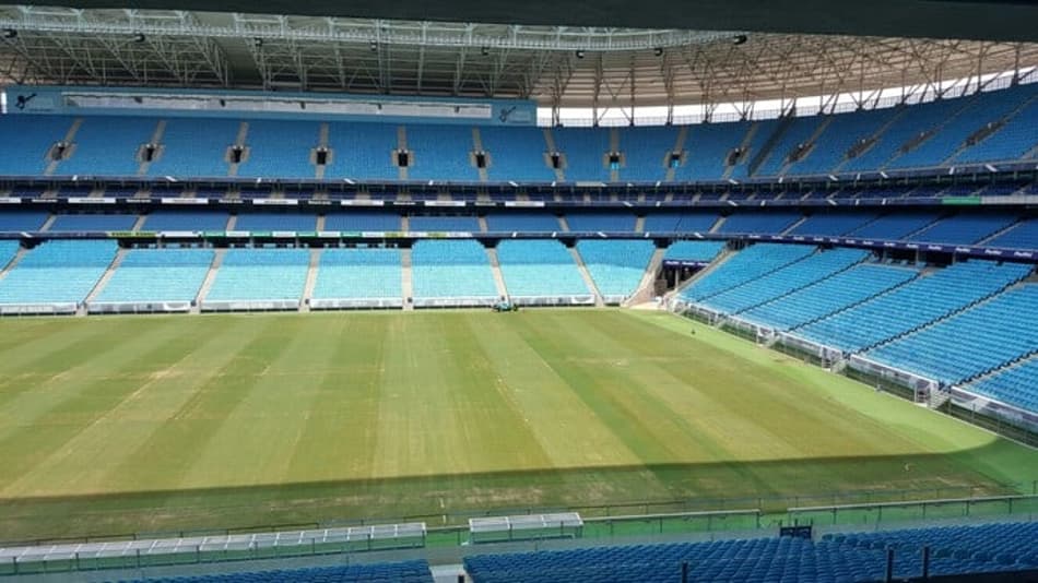 Antes de jogo do Brasil, gestão da Arena do Grêmio explica campo ruim