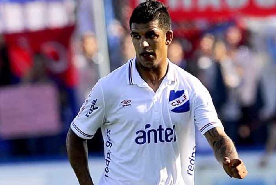 Grupo de investidores pode colocar zagueiro Polenta no Internacional