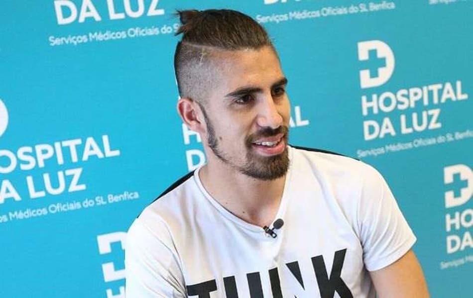 Ex-jogador do Benfica é detido acusado de múltiplos delitos