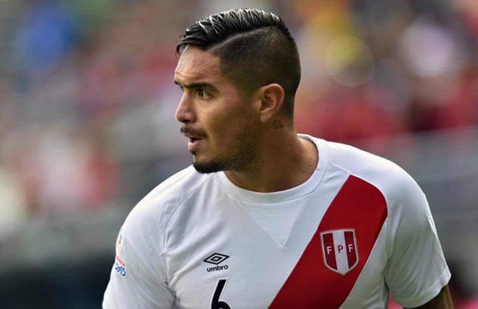 Clube peruano anuncia a chegada de Vargas para jogar a Libertadores