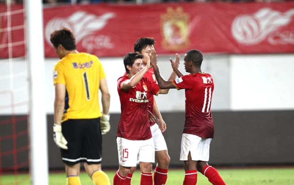 Muriqui fez mais gols do que Conca na China; argentino deu mais assistências