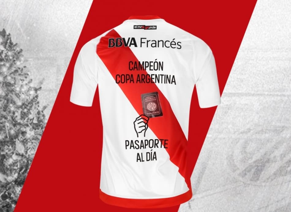 River Plate lança camisa cutucando ausência do Boca na Libertadores
