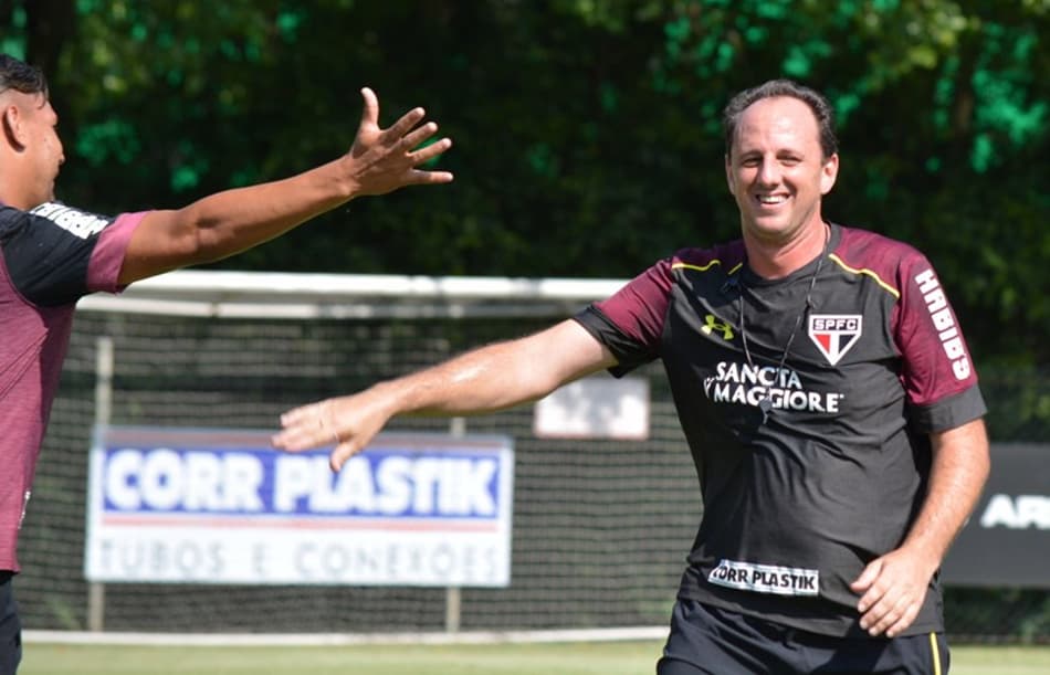 Futebol e Ficção: Rogério Ceni prefere o CT à praia