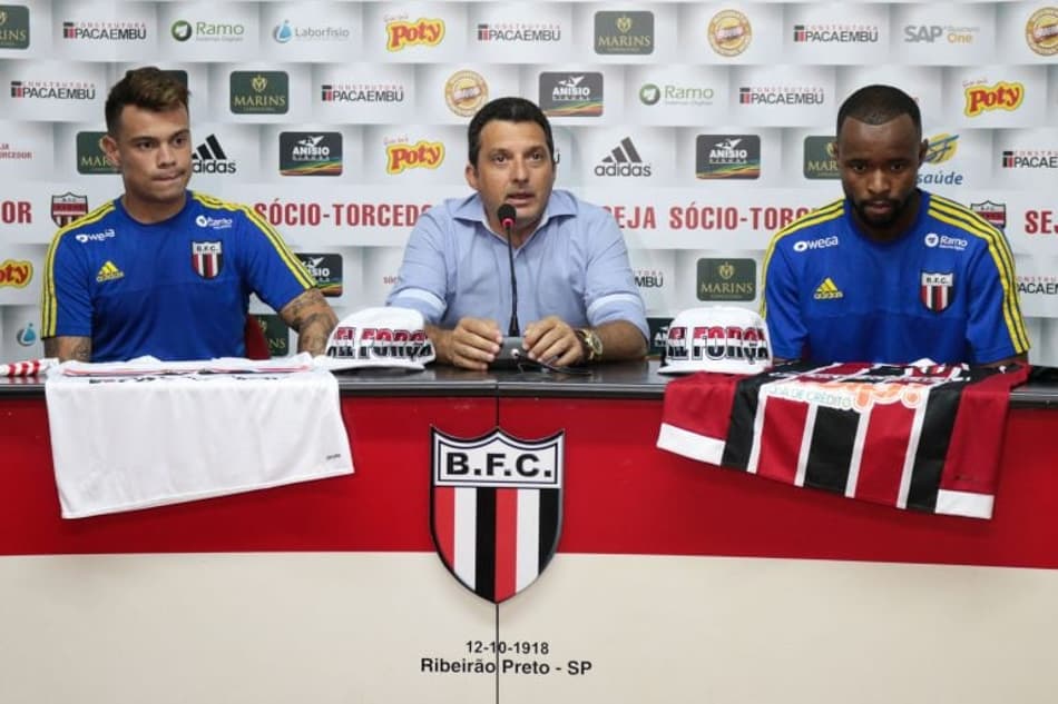 Botafogo-SP apresenta Bernardo, ex-Vasco, e Marcão para o Paulista