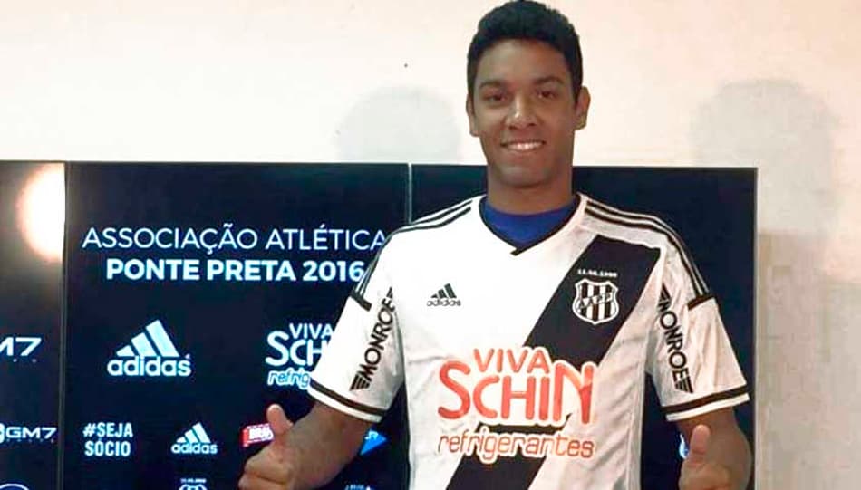 Desarmes e rebatidas: veja os números de Antônio Carlos, alvo do Palmeiras