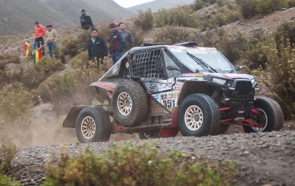 Rally Dakar chega à metade com brasileiros na liderança