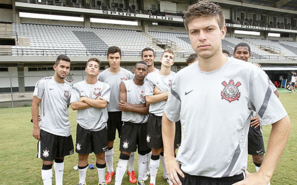 Blog da base: Capitão do Corinthians em título na base fica sem contrato