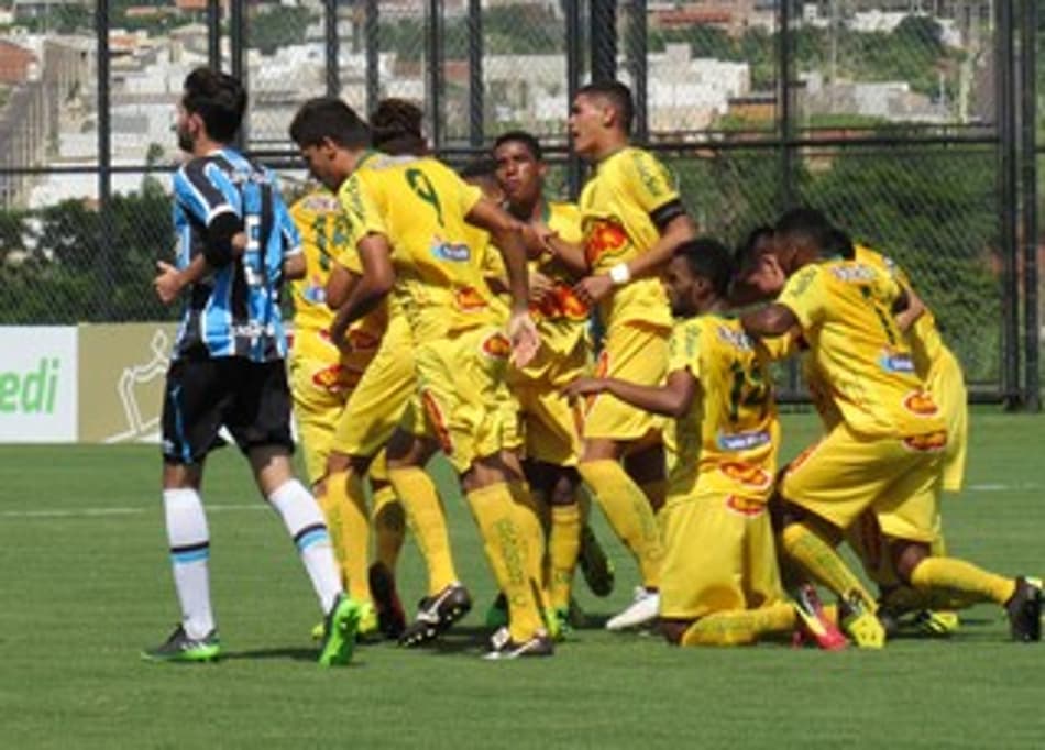 Zebra! Mirassol surpreende e elimina Grêmio na Copinha