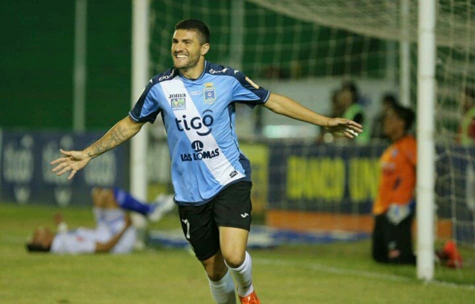 Ex-Boa Esporte tem desejo de permanecer no Blooming em 2017