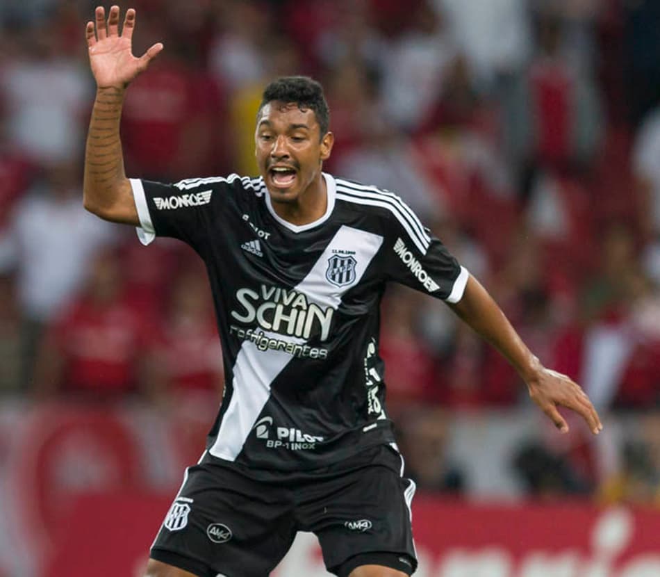 Desarmes e rebatidas: veja os números de Antônio Carlos, novo reforço do Palmeiras