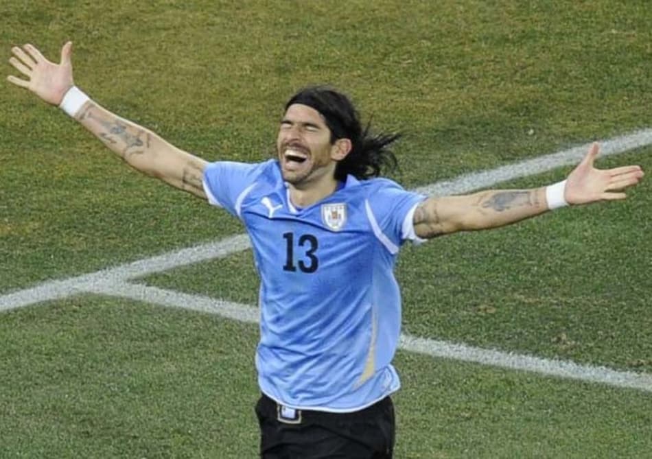 Loco Abreu é realmente o jogador mais rodado do mundo? Nós checamos
