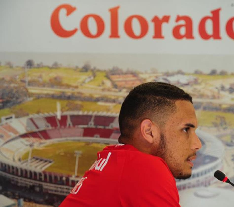 Neris é apresentado no Inter e vê grupo unido para retornar à Série A