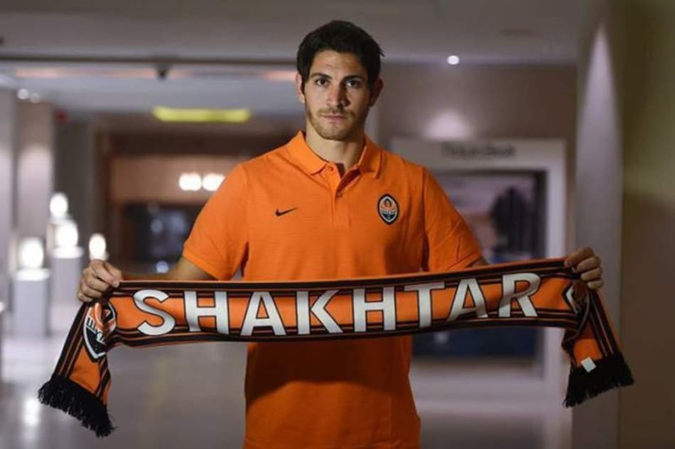 Shakhtar Donetsk oficializa contratação de atacante argentino