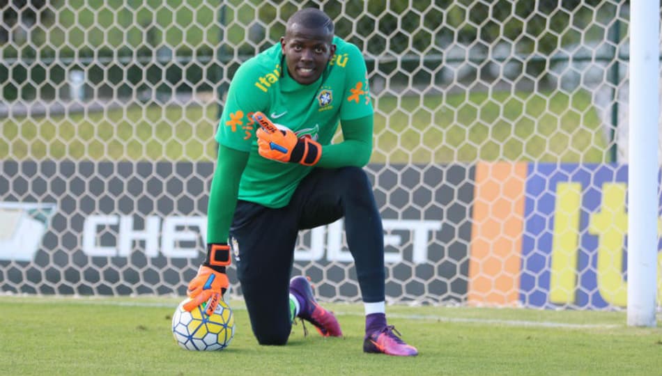 Goleiro do Vitória revela ameaças e pede desculpas por desabafo após derrota