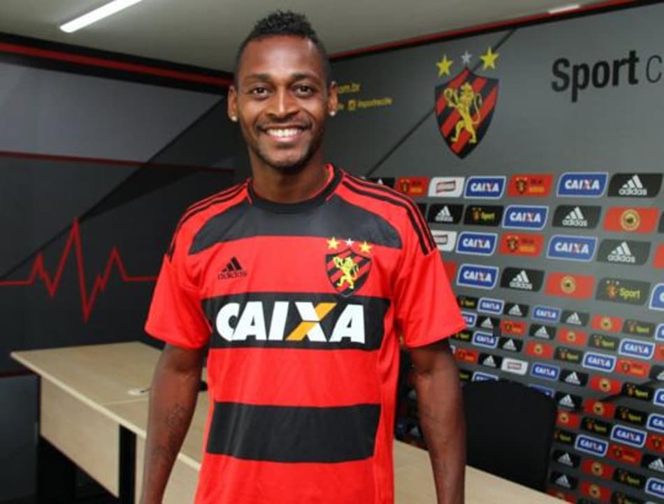 Sport oficializa Marquinhos até o final da temporada