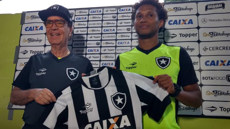 Ex-algoz e com crédito de 'eclético', Jonas é apresentado no Botafogo