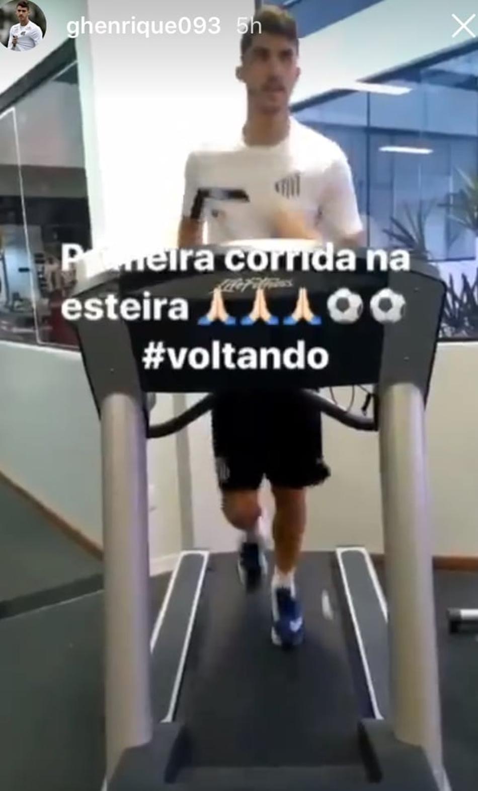 Gustavo Henrique comemora corrida após lesão