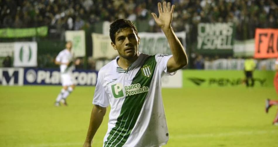 Com salários atrasados, meia quer trocar o Banfield pelo Independiente