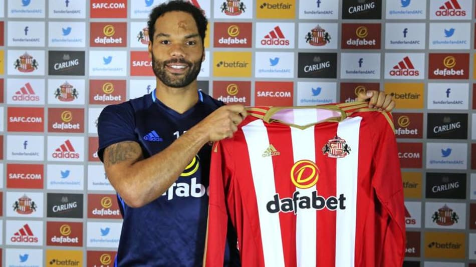 Ex-City, Lescott retorna à Inglaterra para grande desafio