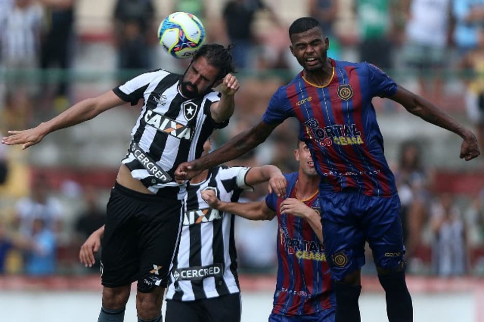 ATUAÇÕES: Bota sofre com carrasco e seu ex-jogador, destaques do jogo