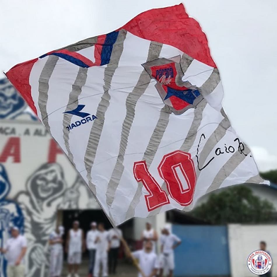 Paraná e torcida homenageiam Caio Júnior em estreia na Primeira Liga