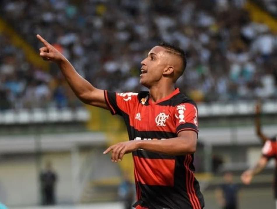 ‘O Flamengo não deve fazer tudo correndo e precisa continuar preciso nas contratações’