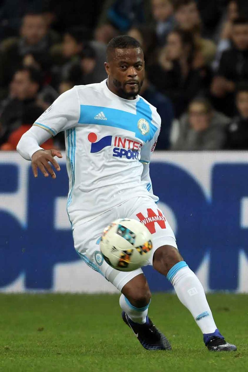 Patrice Evra faz vídeo repleto de humor para falar sobre Boca x River