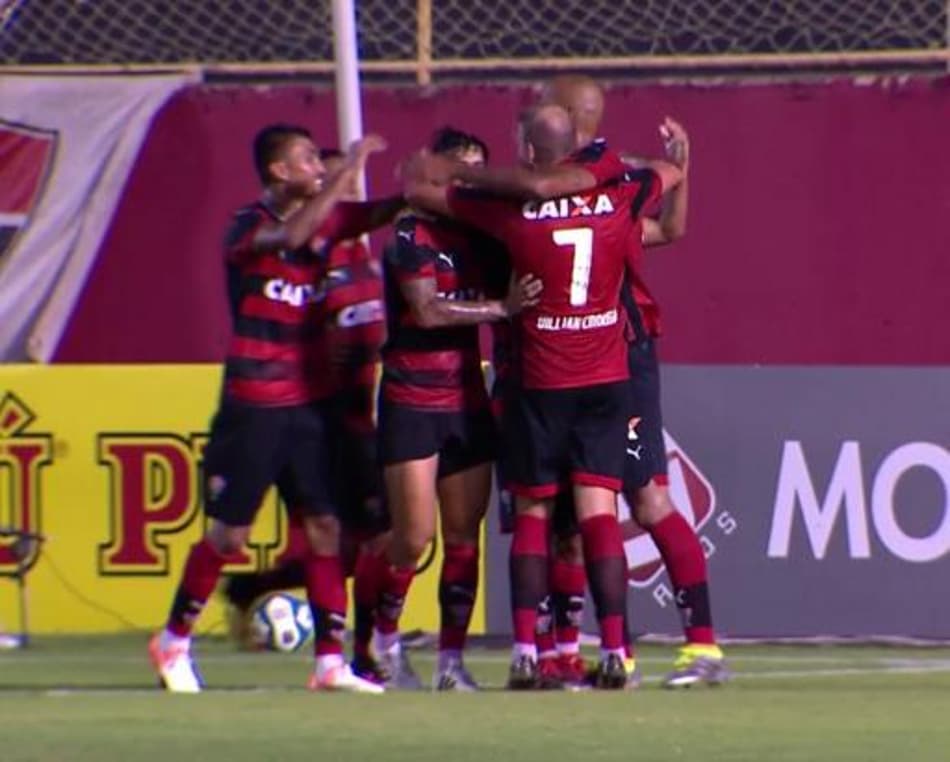 Vitória bate Sampaio em estreia pela Copa do Nordeste