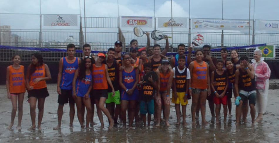 Após 4 meses de arrecadação, projeto social leva 33 crianças de Mato Grosso do Sul para Liga Nacional de Beach Tennis, em Santos