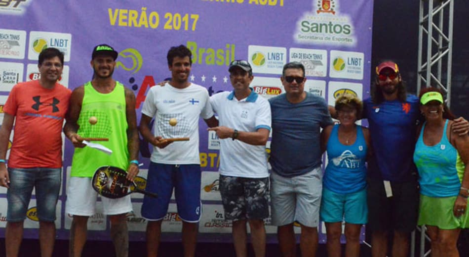 Ex-top 20 mundial leva título com carioca na etapa de Santos (SP) da Liga Nacional de Beach Tennis