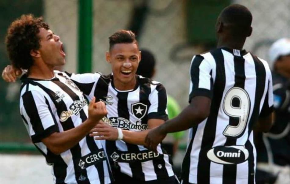 'O Botafogo precisa saber disputar os dois torneios ao mesmo tempo'
