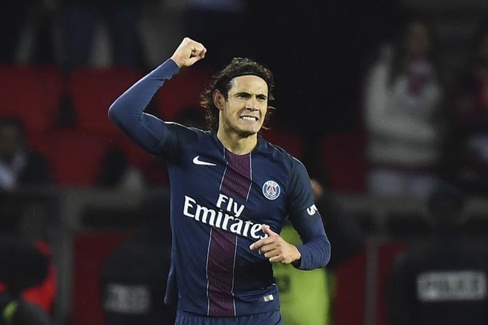 Cavani assume a liderança da Chuteira de Ouro