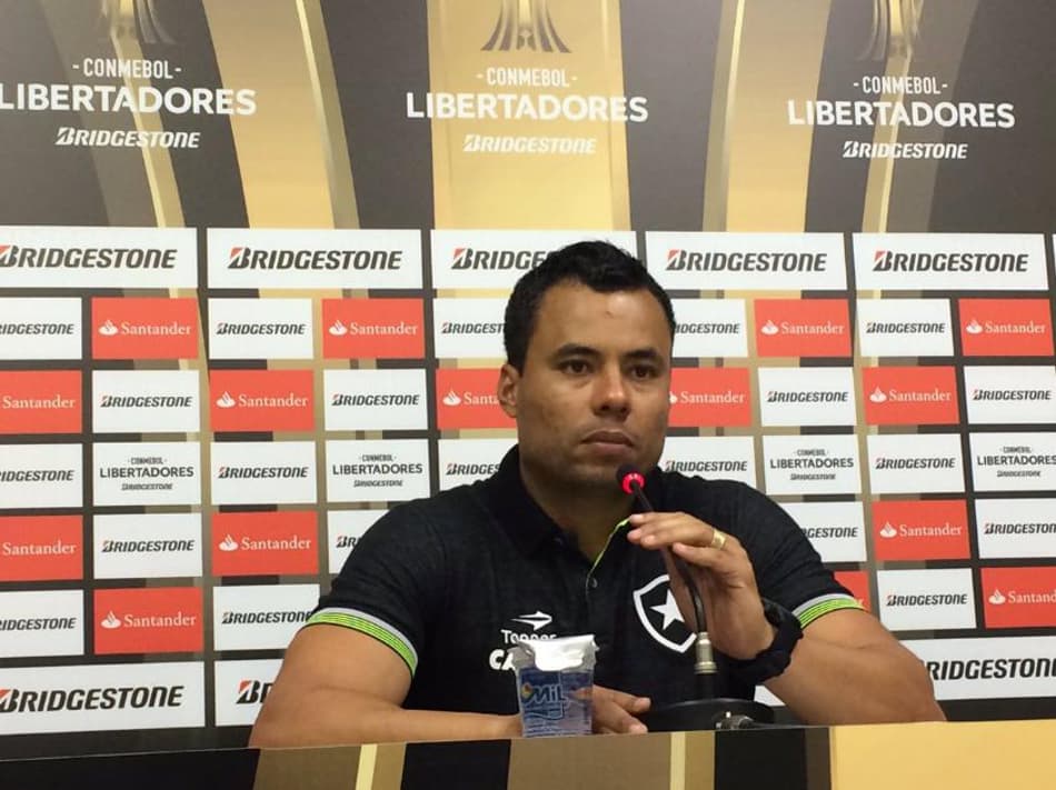 Jair reconhece 'péssimo' jogo do Bota e admite a superioridade do Grêmio