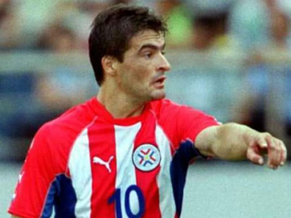 Atacante de 44 anos descarta aposentadoria do futebol