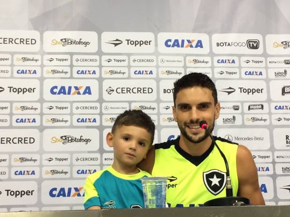 Pimpão valoriza vantagem e pede 'vontade do 1º tempo' no Chile pela classificação