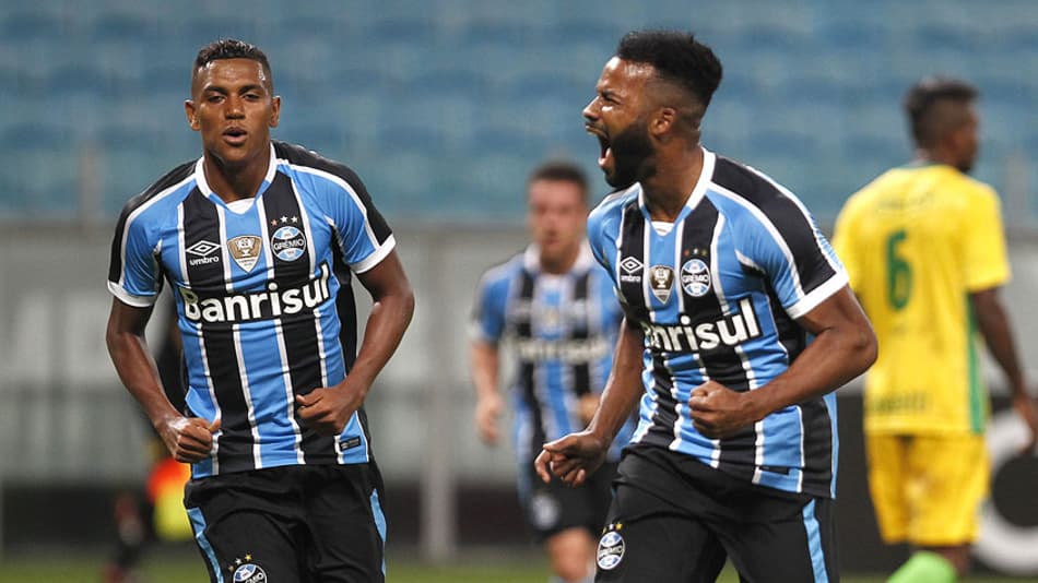 Fernandinho alerta para o poder ofensivo do Iquique