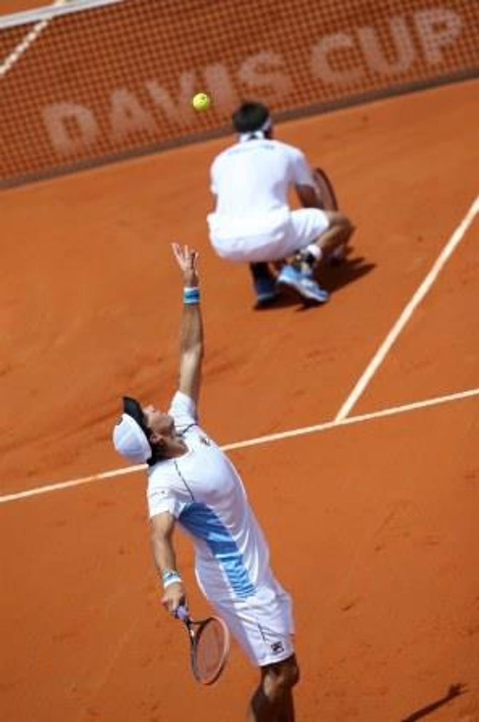 Heróicos, Berlocq e Mayer dão sobrevida à Argentina