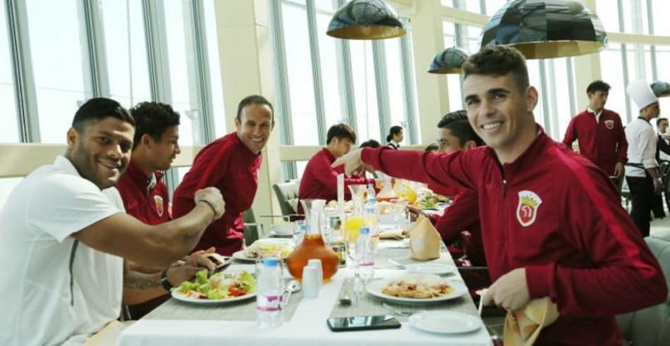 Com fome de título, Shanghai disputa vaga na Champions com trio brazuca