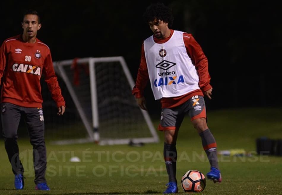 Atlético-PR aposta no sistema defensivo para se classificar