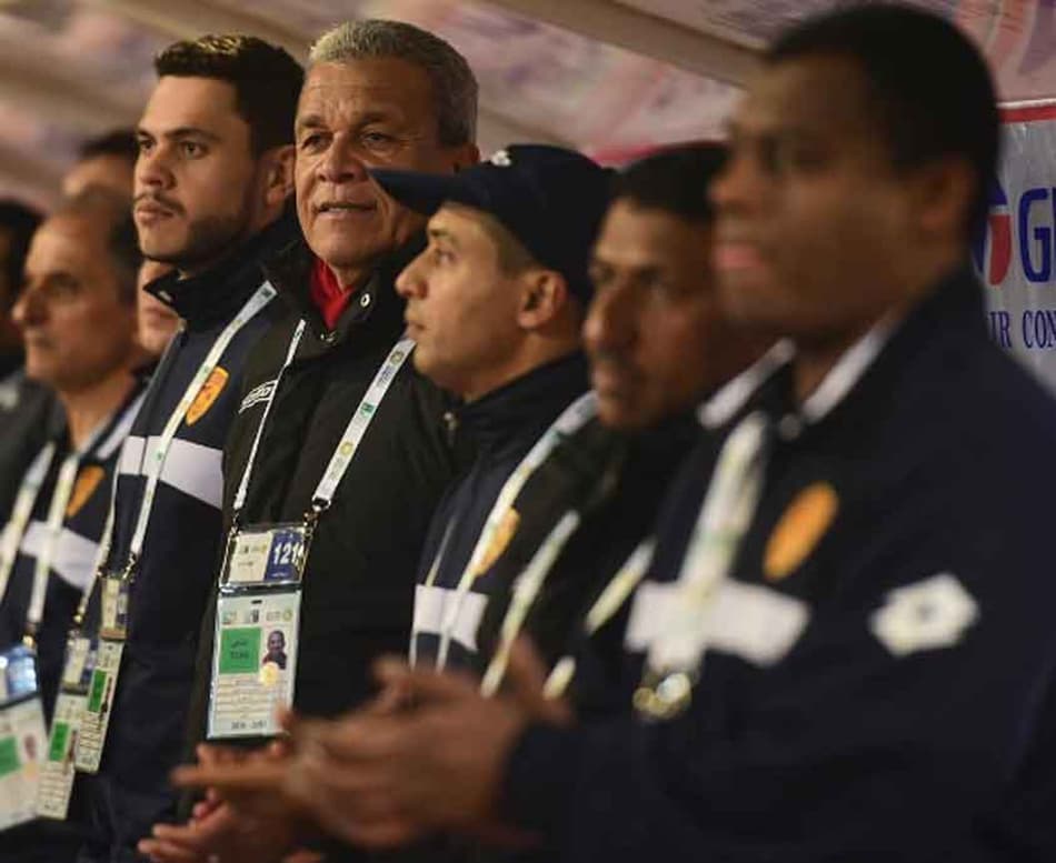 Com show de ex-corintiano, time de Hélio dos Anjos goleia vice-líder Al Ahli na Arábia Saudita