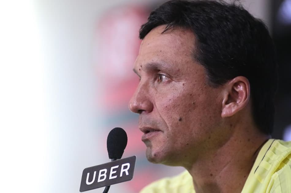 ‘Lamentável’: Zé Ricardo critica confusão extracampo do Fla x Flu