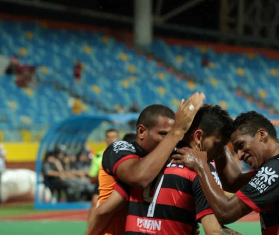 Em jogo de seis gols, Atlético-GO e Itumbiara empatam em Goiânia
