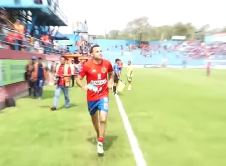 Atleta descobre em meio a partida sobre morte da mãe