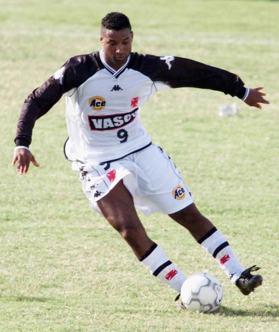 Chocolate de Páscoa! Você sabe escalar o Vasco que goleou o Flamengo em 2000?