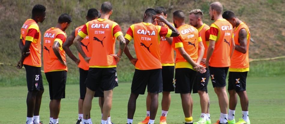 Vitória divulga a lista de relacionados para duelo contra o Bahia de Feira